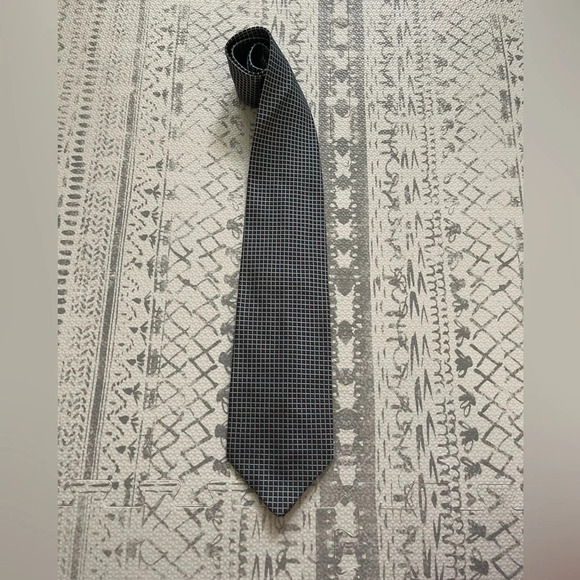Barneys New York Other - 🌸clearance Barneys New York tie 100% silk